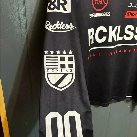 OPTIMAL ALL SEASON CHIC PRINT LONG SLEEVE TEE - Picture 2 of 5